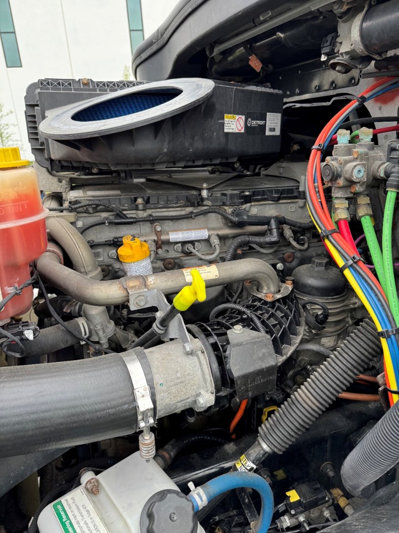 2019 FREIGHTLINER CASCADIA 113 - USED TRUCKS DAY CAB - image 9